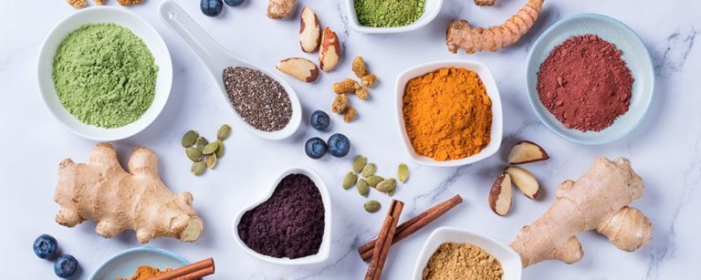 superfood pudre acai gingembre matcha canelle 768x307